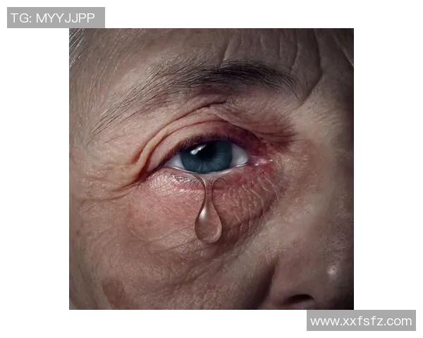 昔日足球明星的落寞与孤独男士头像展现人生的无奈与沉思