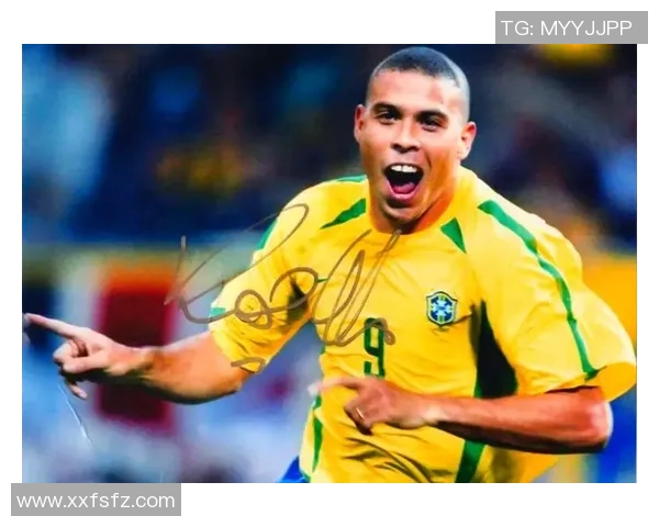 足球明星带伤拼搏的传奇瞬间与不屈精神的真实写照 足球明星带伤拼搏的传奇瞬间与不屈精神的真实写照