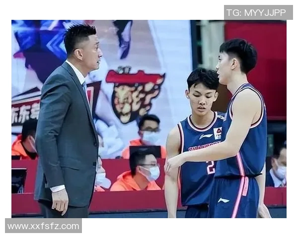 重庆篮球队进攻战术解析:深度剖析球队的得分策略与执行力 重庆篮球队进攻战术解析:深度剖析球队的得分策略与执行力